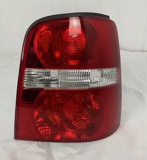 Lampa tylna Prawa VW Touran 03-06